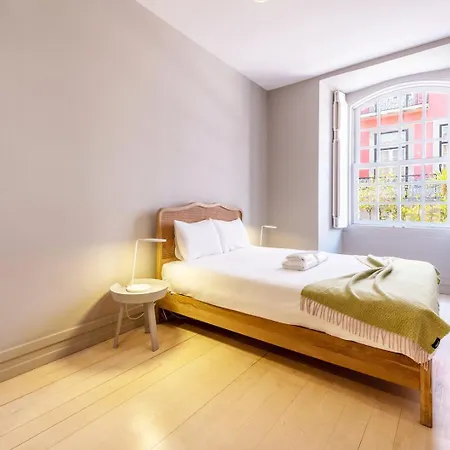 Guestready - Newly Renovated 3br - Chiado * Lisboa