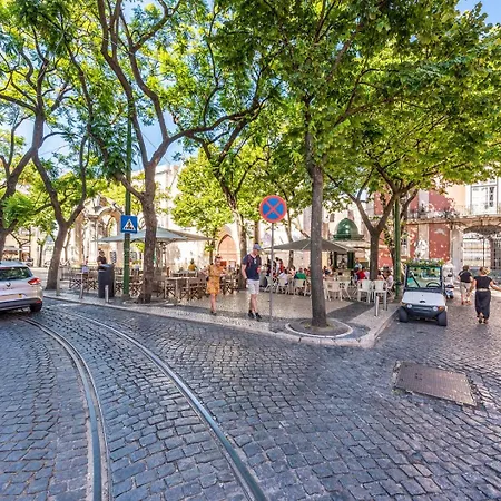 아파트 Guestready - Newly Renovated 3br - Chiado 리스본