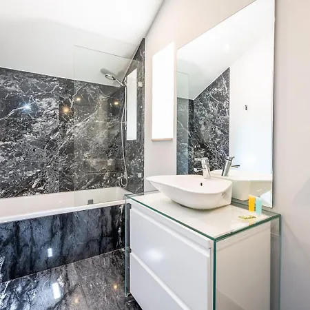 Guestready - Newly Renovated 3br - Chiado Lissabon